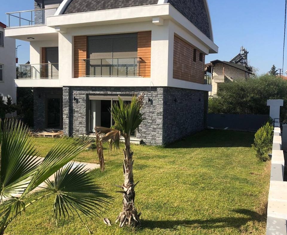 5-Bedroom (5+1) Triplex Villa | 420m² Belek